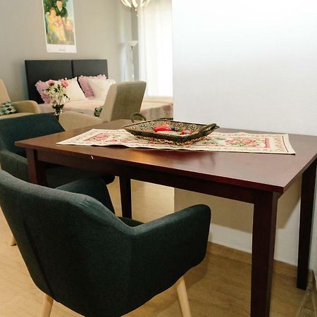 Cosy Downtown Studio - Suite Komotini Exteriör bild