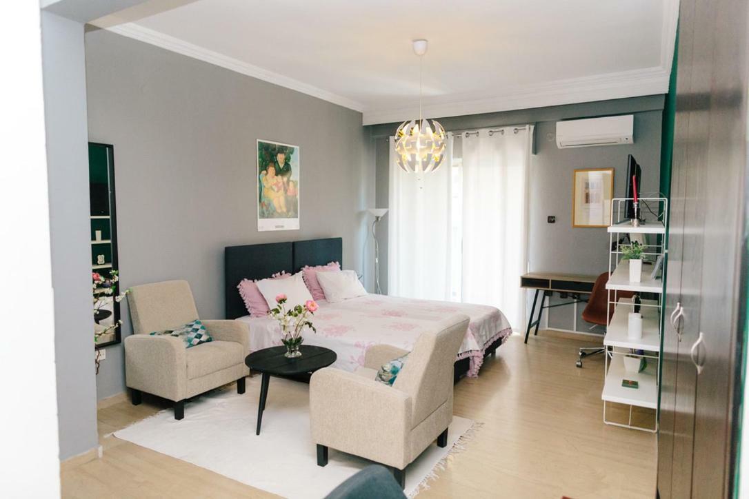 Cosy Downtown Studio - Suite Komotini Exteriör bild